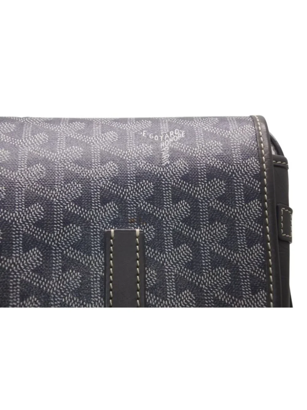 Goyard Belvedere MM Shoulder Bag Gray Leather Silver Herringbone Pattern